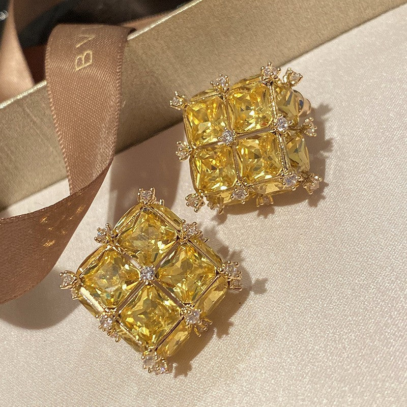 Radiant Circle Diamond Earrings: 10kt Yellow Gold Men's Cluster – Splendid  Jewellery